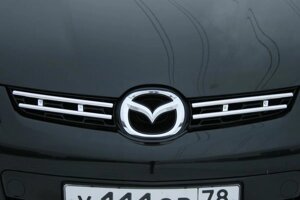 Декоративные элементы решетки радиатора верхние d 16 мм для Mazda CX7 2007-2009