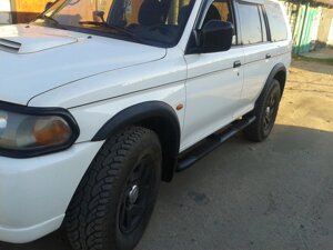 Расширители колёсных арок под окрас из ABS пластика узкая модель для Mitsubishi Pajero Sport 1997-2007