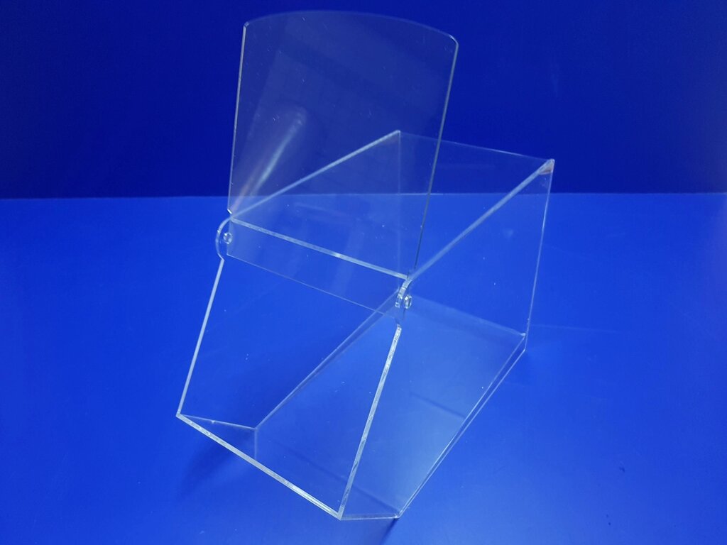 Диспенсер из оргстекла пятиугольный. ш. д. в. 150х300х200мм от компании Изделия из оргстекла Plexiglas, акрила, Пэт, ПВХ. POS материалы. - фото 1