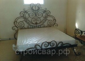 Кованая кровать КсК-21 "Томпея"