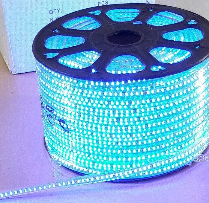 Лента синяя 3014 120led/m 12W/m 220V IP65 100м Уютель H9232A светодиодная от компании Уютель - фото 1