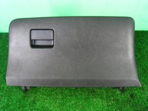 Бардачок (ящик перчаточный) для Toyota Yaris P13 555500D151C1