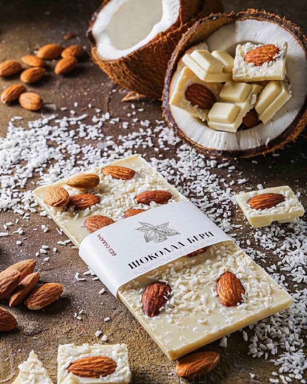 Шоколад кокосовый с миндалем и кокосом 100 гр. от компании BaristaDV. ru - фото 1