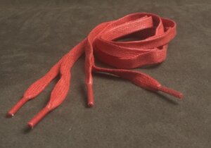 Шнурки плоские вощенные 8мм 70см красный