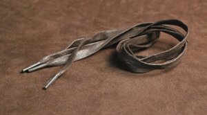 Шнурки плоские вощенные 8мм 70см темно-коричневый
