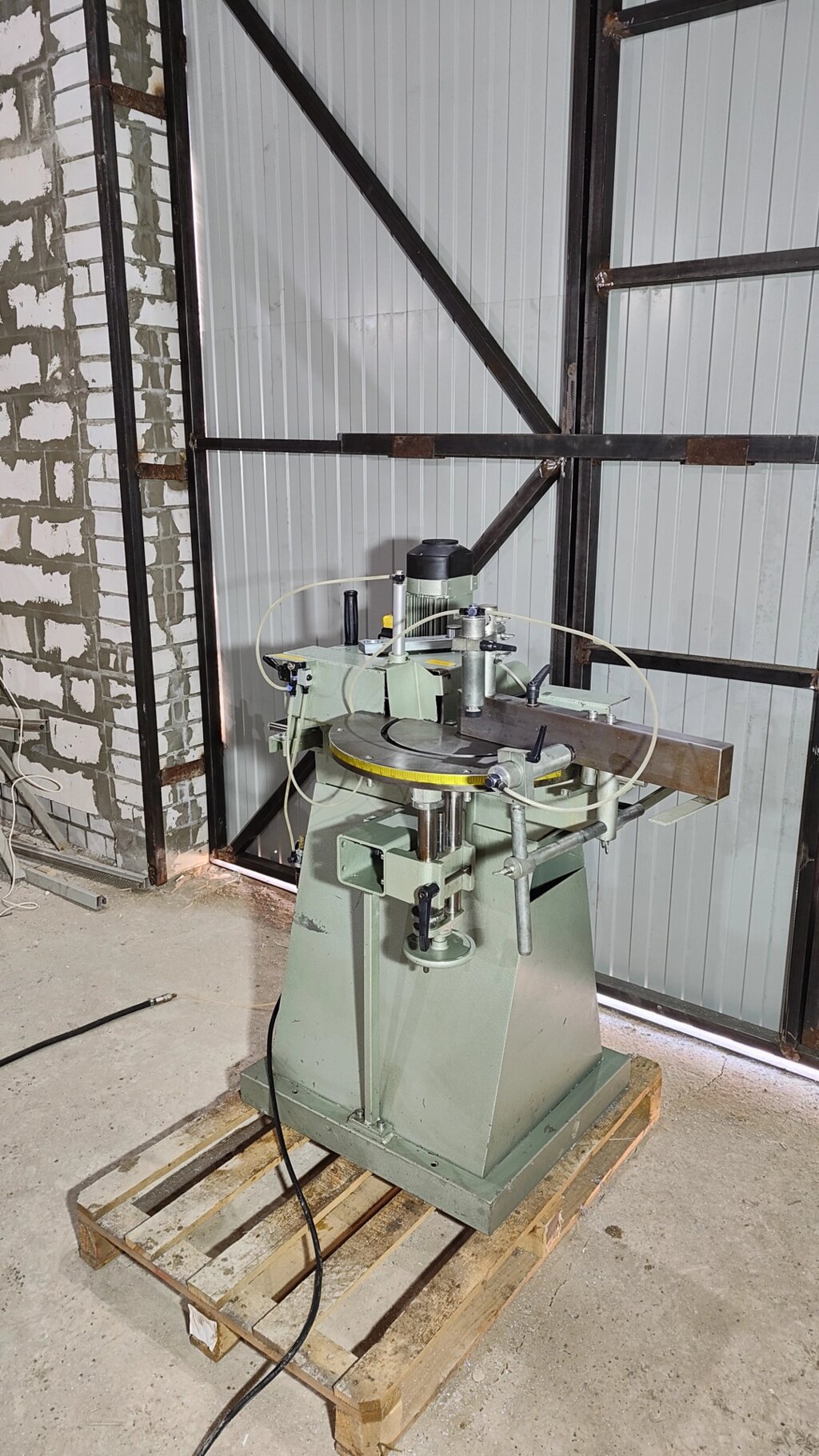 Graule AKF 6/250 Фрезерный станок (импостной) от компании ООО "ТехКом" - фото 1