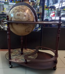 Глобус-бар напольный со столом Возрождение, сфера 42 см. Ptolemaeus