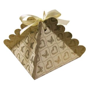 Коробка крафт из рифленого картона "Сердца и бабочки"10,5 х 10,5 х 9 см