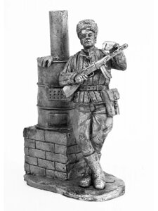 Оловянный солдатик Боец у буржуйки, 1942 г.