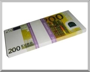 Пачка сувенирные деньги 200 евро