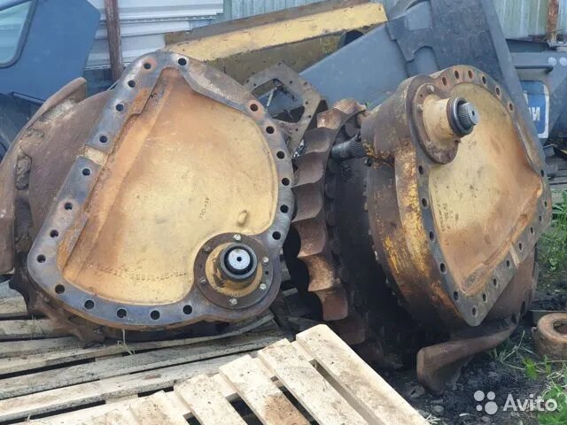 Бортовая передача Komatsu D155А5 от компании ГК "МашСервис" Запчасти и Ремонт спецтехники - фото 1