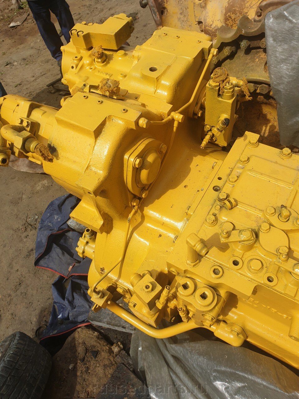 Насос трансмиссии Komatsu D61, 705-51-20640, 705-11-32210, 705-11-36010, 705-11-32530 от компании ГК "МашСервис" Запчасти и Ремонт спецтехники - фото 1