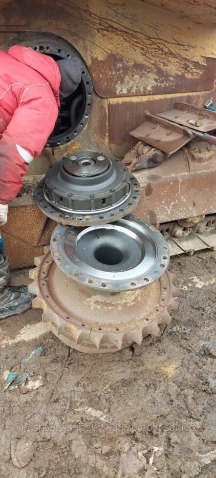 Редуктор хода бортовая CAT D6R от компании ГК "МашСервис" Запчасти и Ремонт спецтехники - фото 1