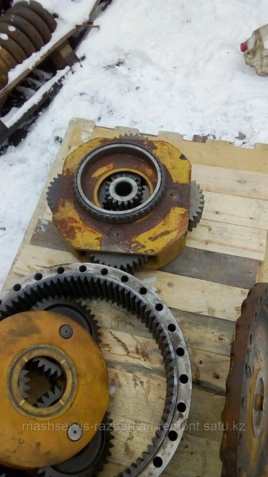 Редуктор хода Komatsu PC 400-6 запчасти от компании ГК "МашСервис" Запчасти и Ремонт спецтехники - фото 1