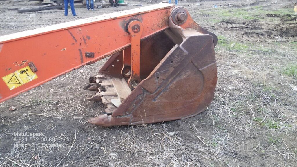 Рукоять и стрела Hitachi ZX370 от компании ГК "МашСервис" Запчасти и Ремонт спецтехники - фото 1