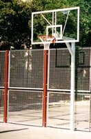 Баскетбольная стойка со щитом из монолитного поликарбоната
