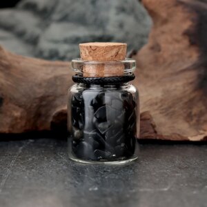 Сувенир-бутылка с натуральными камнями "Обсидиан", 3 х 2 см