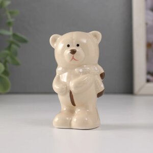 Сувенир керамика "Медвежонок стесняшка в шарфике, стоит" 4х3,3х8 см