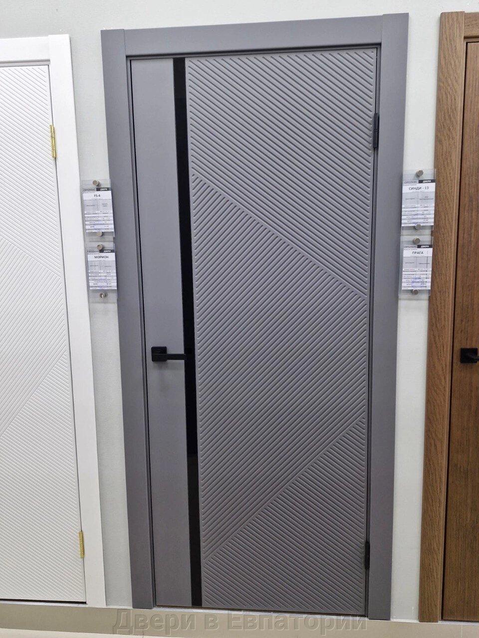 Межкомнатная дверь ГЛУХАЯ ФС4 FS4 пастель графит фрезеровка диагональ черная лакобель вертикаль минимализм ЭВЕР от компании Двери в Евпатории - фото 1