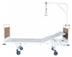 Кровать медицинская функциональная с регулируемой по углу наклона головной секцией , со съемной колесной парой КМФ-01