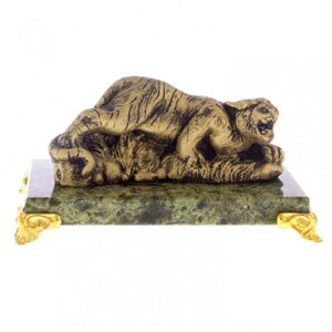Новогодний сувенир фигурка "Тигр на охоте"символ года тигра