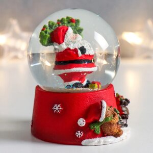 Сувенир полистоун водяной шар "Дед Мороз с ёлкой на плече" 6,5х6,5х8,5 см (6 шт)