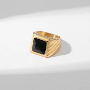 Кольцо мужское «Перстень» рельеф, цвет чёрный в золоте, 23 размер
