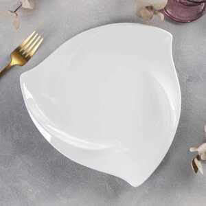 Тарелка фарфоровая треугольная Wilmax Ariela, d=25,5 см, цвет белый