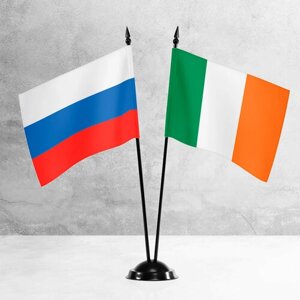 Настольные флаги России и Ирландии на пластиковой черной подставке