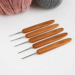 Набор крючков для вязания, с бамбуковыми ручками, d = 0,75/1/1,25/1,5/2 мм, 13,5 см, 5 шт
