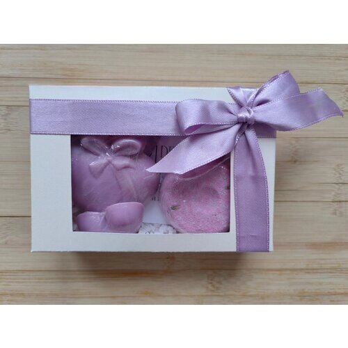 Подарочный набор "Лаванда" с натуральным мылом и бомбочкой для ванн - Фиолетовый