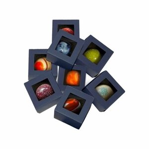 "Планета", набор из 8 штук шоколадных конфет-планет ручной работы