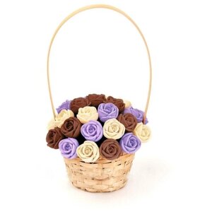Подарок к пасхе 33 шоколадные розы CHOCO STORY в корзинке - Белый, Фиолетовый и Коричневый Бельгийский шоколад, 396 гр. K33-BFSH