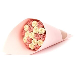 Шоколадный букет из 19 розочек CHOCO STORY, в Нежно Розовой подарочной бумаге: Белый и розовый микс Бельгийского шоколада, 228 гр. B19-R-BR
