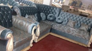 Классический угловой диван с креслом