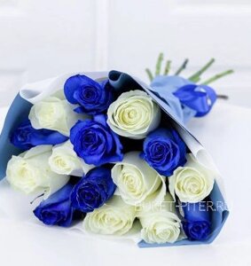 Букет Синих и Белых Роз в Матовой упаковке LUX