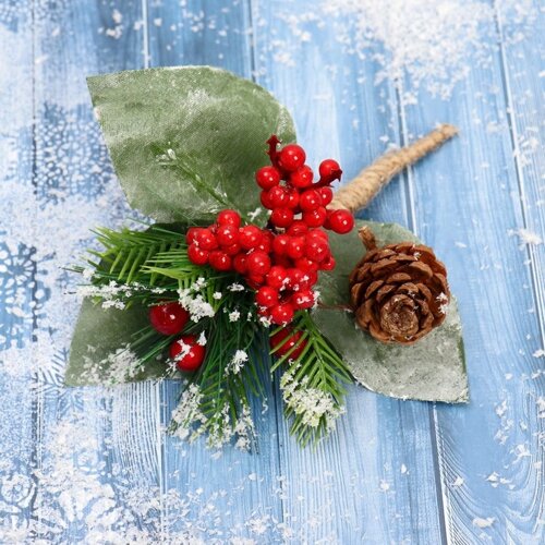 Декор "Зимнее чудо" ягоды шишка хвоя в снегу, 20 см