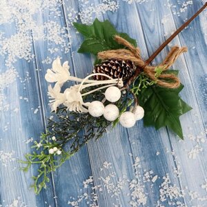 Декор "Зимняя магия" шишка белые ягоды цветы 24 см
