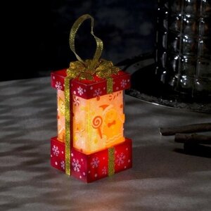 Светодиодная фигура «Красный подарок с пряником» 6.3 11.5 6.3 см, пластик, батарейки АААх3 (не в комплекте), эффект пламени