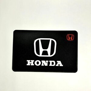 Противоскользящий коврик с логотипом автомобиля Honda/Хонда на приборную панель/на торпедо авто