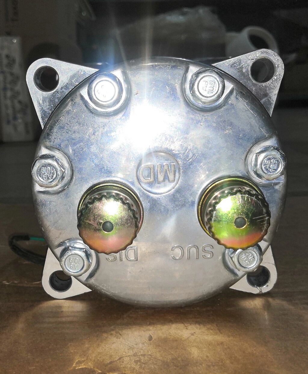 Компрессор 7H15, 24V, Dшк.=132мм, 2A, выходы клин/горизонт. от компании ООО «АвтоКлимат» - фото 1