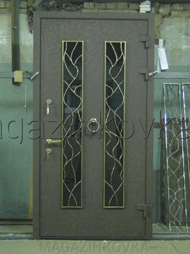 Дверь кованая «Нелли Х» металлическая с ковкой и  стеклопакетом от компании MAGAZINKOVKA - фото 1