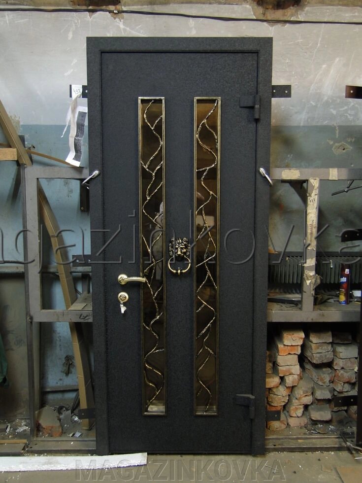 Дверь кованая «Властелина Х» металлическая с ковкой и стеклопакетом от компании MAGAZINKOVKA - фото 1