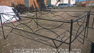 Ритуальная оградка кованая металлическая «Дуговая эконом Х» в Москве от компании MAGAZINKOVKA