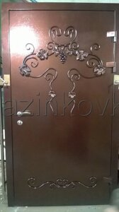 Дверь кованая металлическая с ковкой в Москве от компании MAGAZINKOVKA