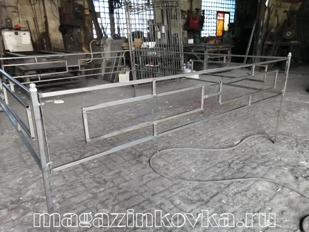 Ритуальная оградка кованая металлическая «Прямоугольник 20Х» от компании MAGAZINKOVKA - фото 1