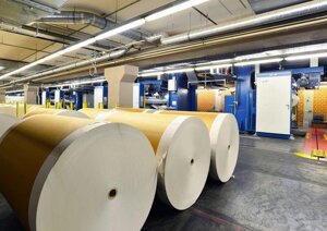 Газетная пухлая бумага от 50 г/м2 до 55 г/м2 110смх100м в рулоне