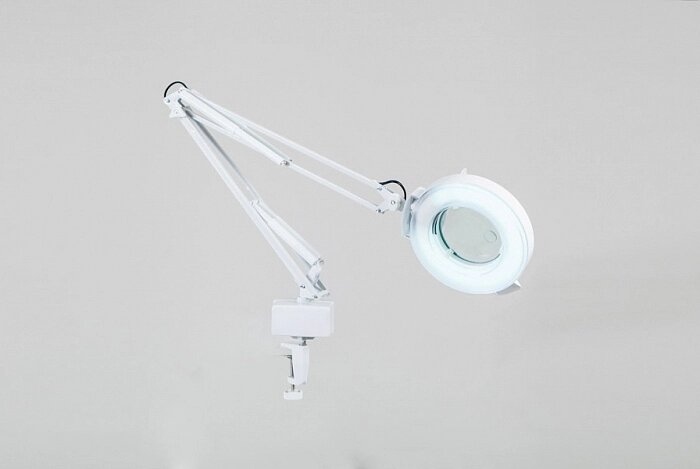 Кольцевая лампа лупа SD-2021 на струбцине от компании Магазин медтехники "Будьте Здоровы" г. Барнаул, ул Панфиловцев 4-в. - фото 1