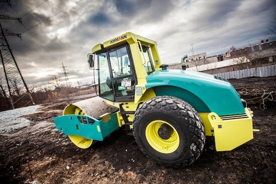 Каток дорожный грунтовый AMMANN ASC110D от компании Компания СИМ-авто - фото 1