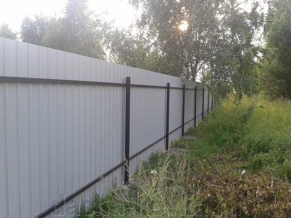 Забор с бетонированием столбов - сравнение